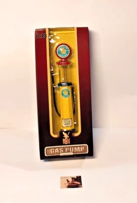 Die Cast Metal Road Signature Gas Pump Cadillac scala 1:18 Collezione Edicola - Immagine 1 di 4