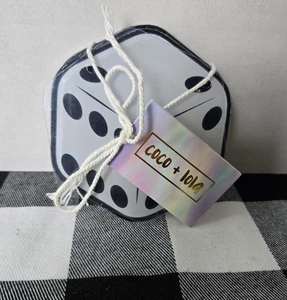 Juego de cuatro posavasos temáticos para amantes de los juegos de dados Coco & Lola - Imagen 1 de 10