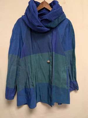 Chaqueta corta impermeable Mycra Pac Donatella 0 P de gran tamaño azul verde iridiscente 2 Foto 1 de 4