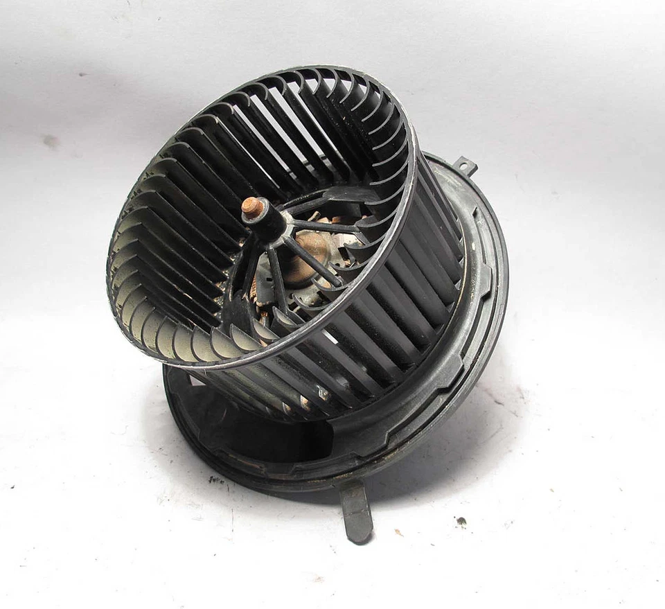 Блок двигателя вентилятора отопителя ОВК BMW E90 3-Series E82 Z4 X3 2006-2017 б/у от оригинального производителя - Изображение 1 из 4