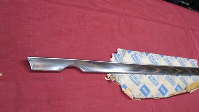 NOS 1962 Mercury Comet puerta delantera izquierda moldura, 4 puertas y vagón Foto 1 de 4