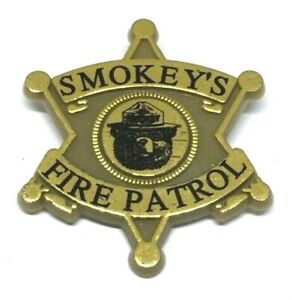 Smokey’s Fire Patrol Bear Pin Lapel Badge Fight Forest Fires Plastic Smokey [P1]