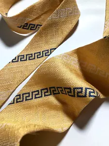 GIANNI VERSACE CORBATA LLAVE GRIEGA VINTAGE AÑOS 90 SUAVE JACQUARD TEJIDO ORO ITALIA - Imagen 1 de 14