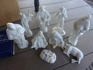 BOEHM The First Noel Porcelain Nativity Set 9 Pieces Vintage 2 Flaws ? - Picture 1 of 12
