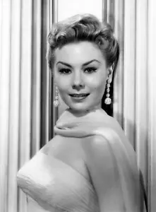Mitzi Gaynor - Star Portrait Magnet - Picture 1 of 2