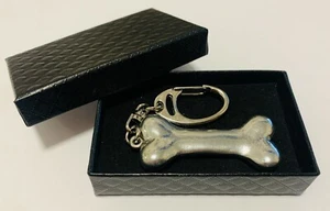 SCHLÜSSELANHÄNGER HUNDEKNOCHEN SILBER ZINN 3D IN SCHWARZ GESCHENKBOX GEBURTSTAG WEIHNACHTSGESCHENKE - Bild 1 von 5