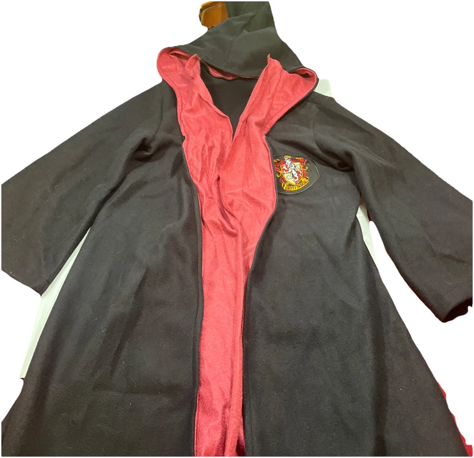 GRYFFINDOR Crest BLACK fleece Hooded Robe  Wizarding World Harry Potter Adult Lg - Image 1 of 4