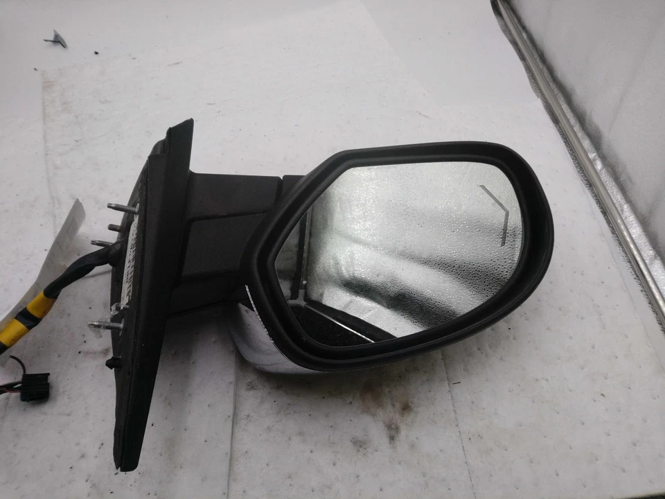 Espejo retrovisor de puerta izquierdo usado se adapta a: Chevrolet Avalanche 1500 2010 eléctrico con intermitente con Foto 1 de 4