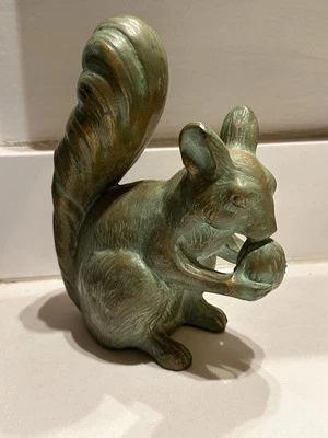 Escultura de colección ardilla de bronce pintada con tuerca increíble estado Foto 1 de 4