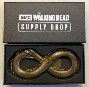 Neu TWD "ALPHA GÜRTELSCHNALLE FLASCHENÖFFNER" AMC The Walking Dead Supply Drop Box - Bild 1 von 3