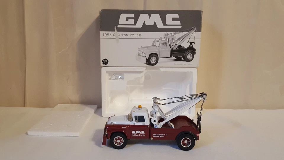 First Gear 19-2366 1958 GMC Tow Truck GMC Sales & Service 1 34 Pontiac MI