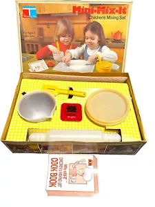 Vintage 1979 Tupperware Mini-Mix-It Set Children's Toys Complete With Box - Picture 1 of 7