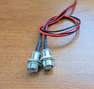 2 luces de carro de golf LED rojas súper brillantes de 12 voltios cortesía en biseles de acero inoxidable - Imagen 1 de 5
