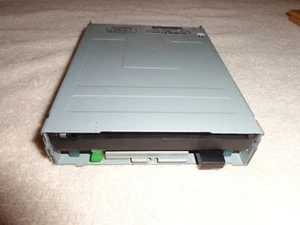 Vintage 3.5" Floppy Drive by Samsung SFD-321B TriGem Label - Afbeelding 1 van 4