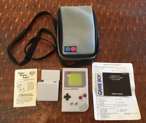 Nintendo Gameboy 1989 DMG-01, Nuby gioco luce, borsa e manuali vintage - Foto 1 di 12