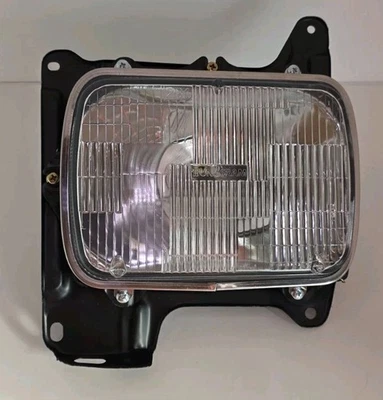 TYR 日产皮卡车头灯总成 22 - 1009 D21 1986 - 1984 乘客侧新品 — 第 1/4 张图片