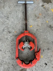 RIDGID NO. 4-S HEAVY DUTY PIPE CUTTER 2" TO 4" - Picture 1 of 4