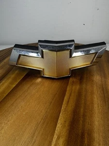 2010-13 Chevrolet Camaro Front Bumper Bowtie Emblem- Genuine GM New- #20964093 - Bild 1 von 5