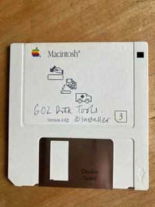 Mac OS 6.02 installation floppy disk - Picture 1 of 3