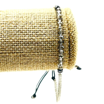 Pulsera de cuentas facetadas STELLA AND DOT tono plata cordón negro Foto 1 de 4