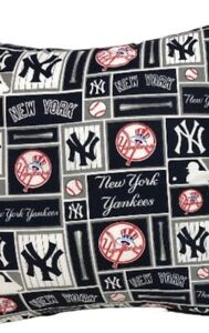 New York Yankees PRINT COTTON PILLOW ZIPPER CLOSURE FAN GIFT IDEA NWT 16x16”