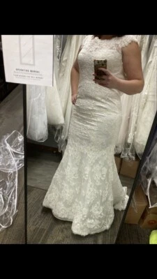 Vestido de novia Allure Bridals Lena marfil Foto 1 de 4