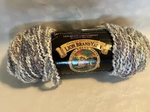 Homespun Lion Brand Acrylic Bulky Weight Yarn Tudor Grey And White Soft Destash - Picture 1 of 1