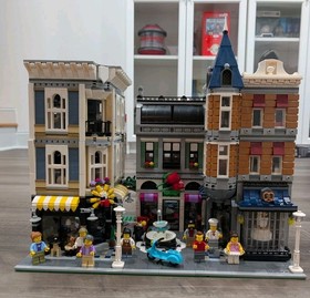 LEGO Creator Expert: 10th Anniversary Modular Building 10255 Assembly Square
