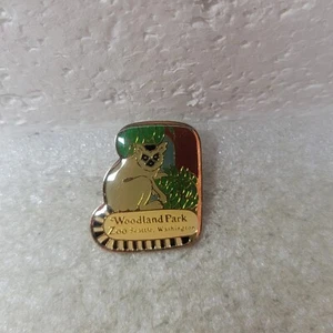 Woodland Park Zoo Seattle WA Souvenir Enamel Lapel Pin Lemur Monkey Vintage - Picture 1 of 5