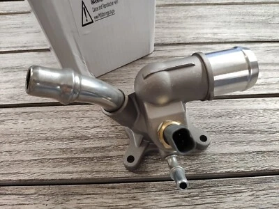 5047772AB Engine Coolant Thermostat Housing for 2015-2017 Chrysler 200 Dart 500X Foto 1 de 4