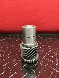 02-17 JEEP RUBICON 241J TRANSFER CASE INPUT SHAFT ( ONLY FOR RUBICON 4-0/1 GR ) - Picture 1 of 6