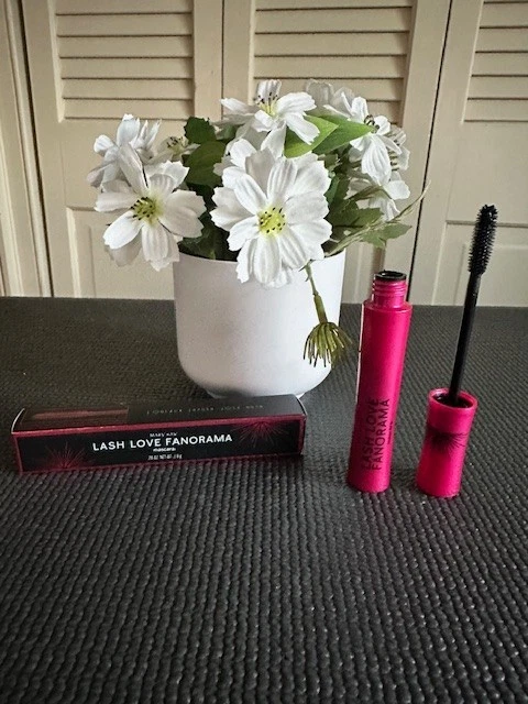 Mary Kay Lash Love Fanorama Mascara~Black~New! in box~Full Size - Image 1 of 1