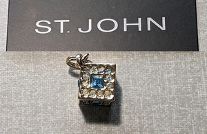 St John Knits Small Jeweled Cube Gold Tone Pull - Picture 1 of 1