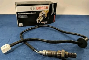 BOSCH 18013 OE Oxygen Sensor For Select Lexus LS430/SC430; Vibe; Corolla/Matrix - Picture 1 of 4
