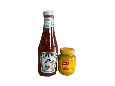 Botellas de vidrio Heinz Ketchup y tarros frescos de mostaza French's! Kosher OU Foto 1 de 4