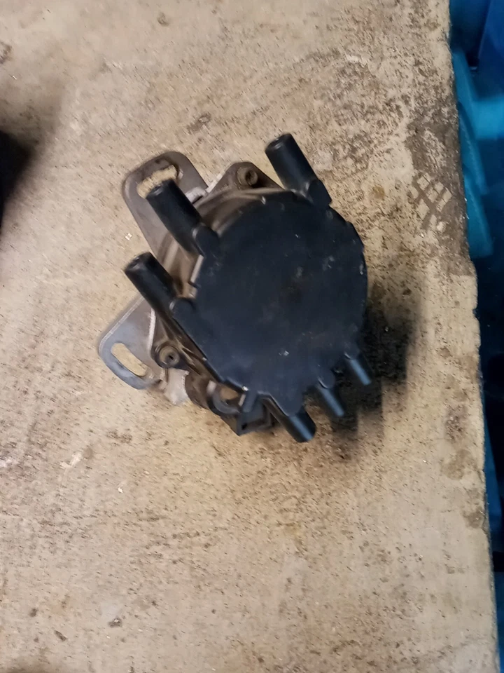 1995 Lexus SC300 (Distributor/ Coil pack) - Image 1 of 4