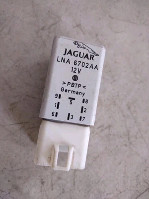Jaguar XJ6  Vanden Plas  Cooling Fan Relay LNA6702AA .Lna6702ab 94-97 Xj6 - Image 1 of 4