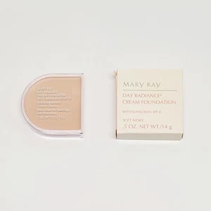 NOS Mary Kay Day Radiance Cream Foundation No. 6297 Soft Ivory .5 Oz. Net Wt - Picture 1 of 5