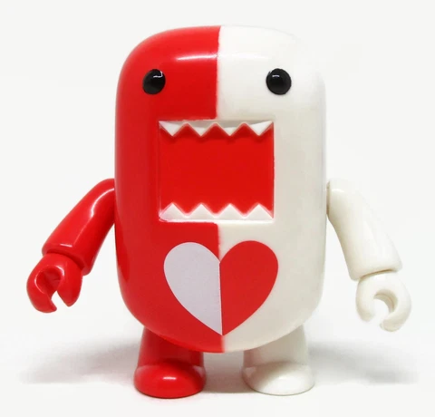 DOMO QEE Series 5 RED & WHITE HEART 2" Mini Vinyl Figure Toy2R Dark Horse Cover