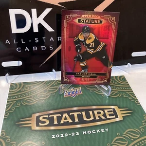 TAYLOR HALL 2022-23 PONTE SUPERIORE STATURA ROSSO PARALLELO /75 BOSTON BRUINS #66 - Foto 1 di 4