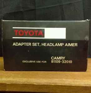 NOS Genuine Toyota Camry Adapter Set Headlamp Aimer Set 81109-32010 - Foto 1 di 7