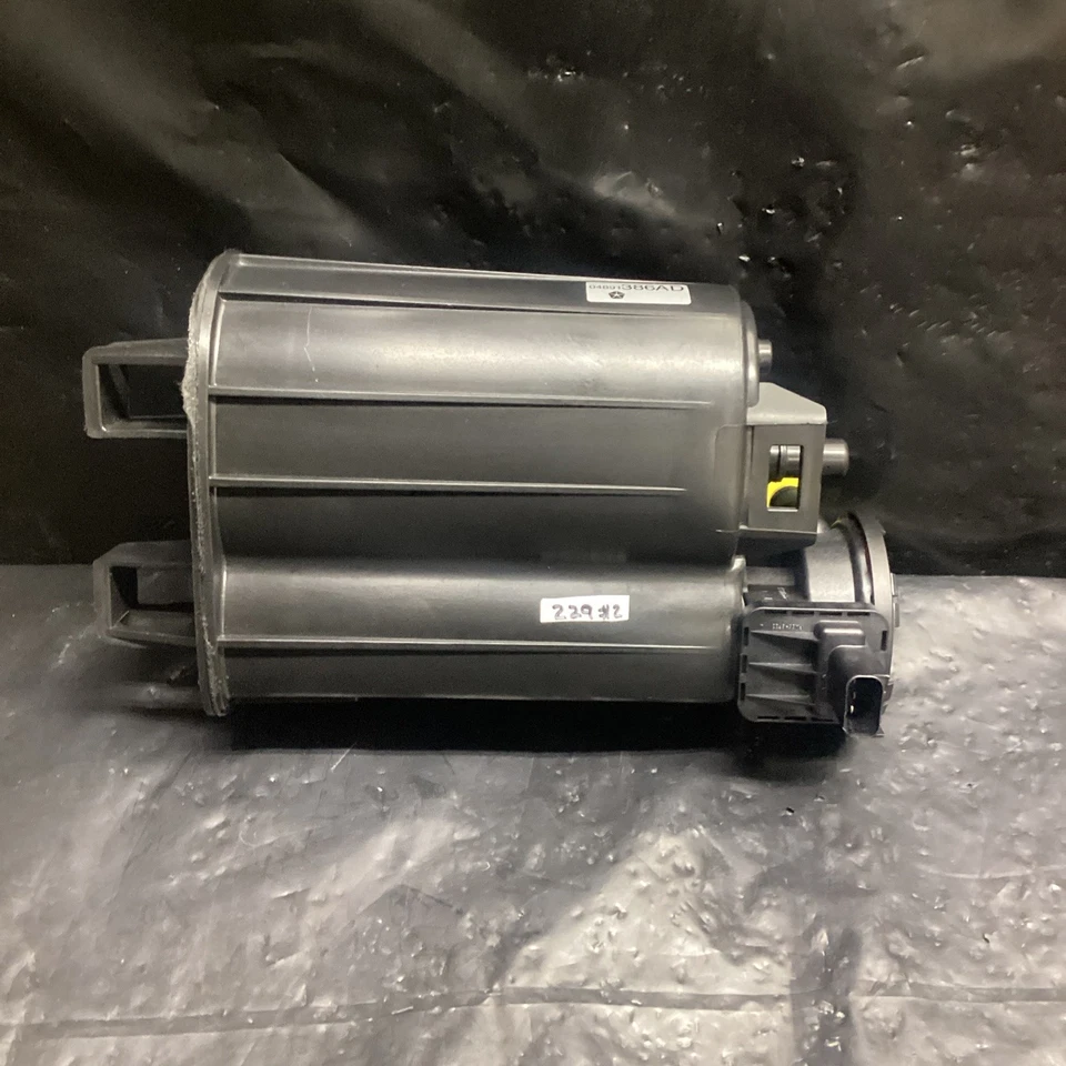 Nuevo bote de vapor de combustible Mopar 2003-2006 300M Sebring Stratus 04891386AD fabricante de equipos originales Foto 1 de 4