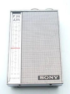Vintage Sony TFM-825L FM/MW/LW Transistor Radio Working. Made in Japan - Picture 1 of 12