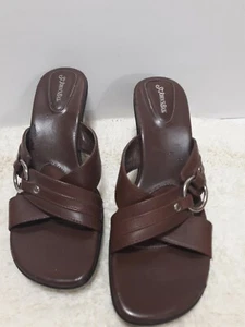 ST. John's Bay Sz. 8 Brown Leather Womens Slides Sandals Shoes Heels - Picture 1 of 9