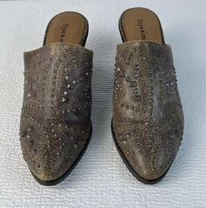 frye & co. Distressed Leather Studded Mules Shoes Phoenix Chocolate 8 M - Picture 1 of 10