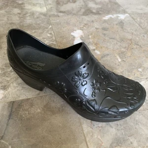 Dansko Pixie Molded EVA Größe 40 US 10 Floral Embossed Clogs Schuhe dunkelgrau - Bild 1 von 9