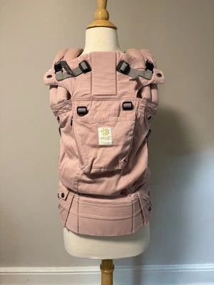LILLEbaby Organic Pink 6 en 1 Portador con My Tiny Blooms Accesorios Foto 1 de 4