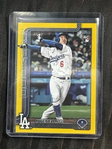 2025 Topps Serie 2 Hyeseong Kim (RC) EXCLUSIVO WALGREEN Borde Amarillo #573  - Imagen 1 de 2