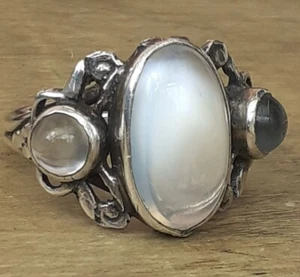 KUNSTHANDWERK MONDSTEIN RING Größe M Trilogiering mit 14 mm Cabochon um 1890 - Bild 1 von 24