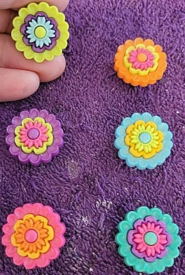 +Flower Power Cheerful Peace Love Thumb Tacks Push Pins - 6PC - 60's 70's Fun! - Image 1 of 4